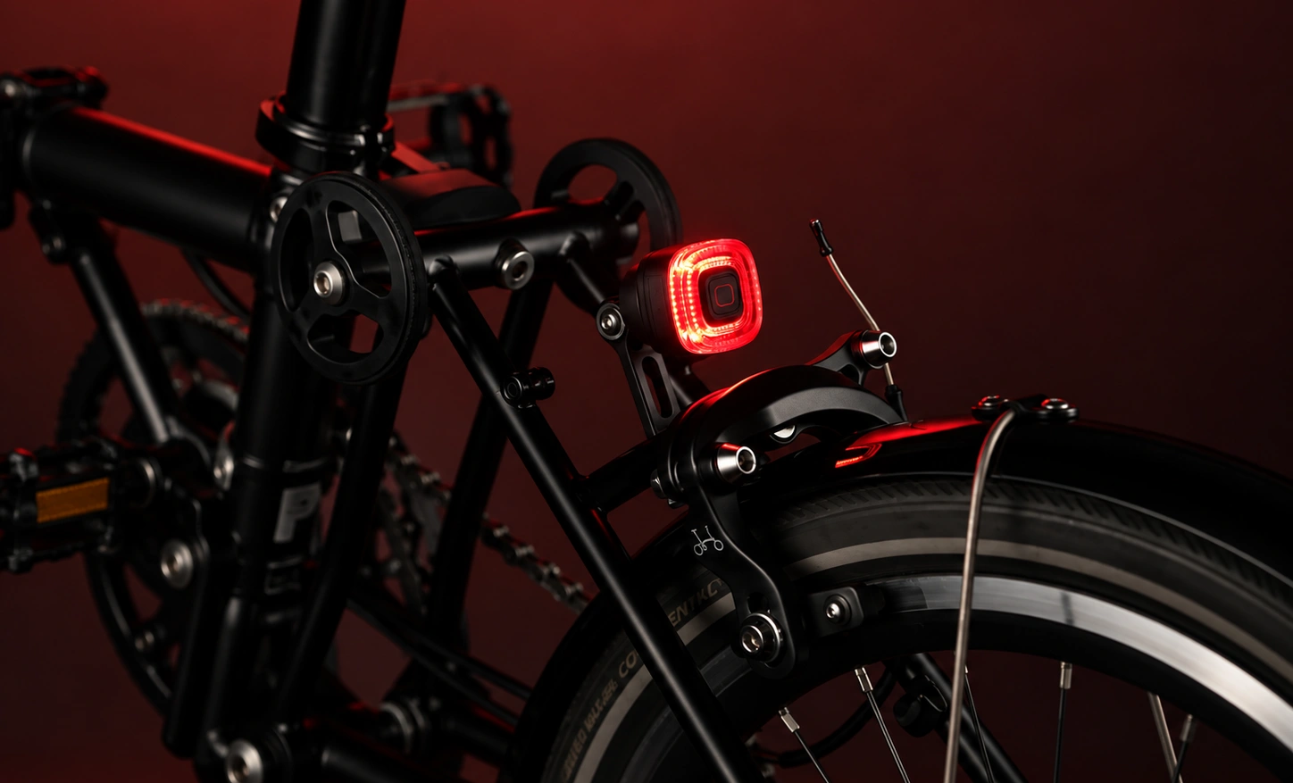 Magicshine MJ-6564 - ukázka montáže zadního světla SEEMEE na Brompton