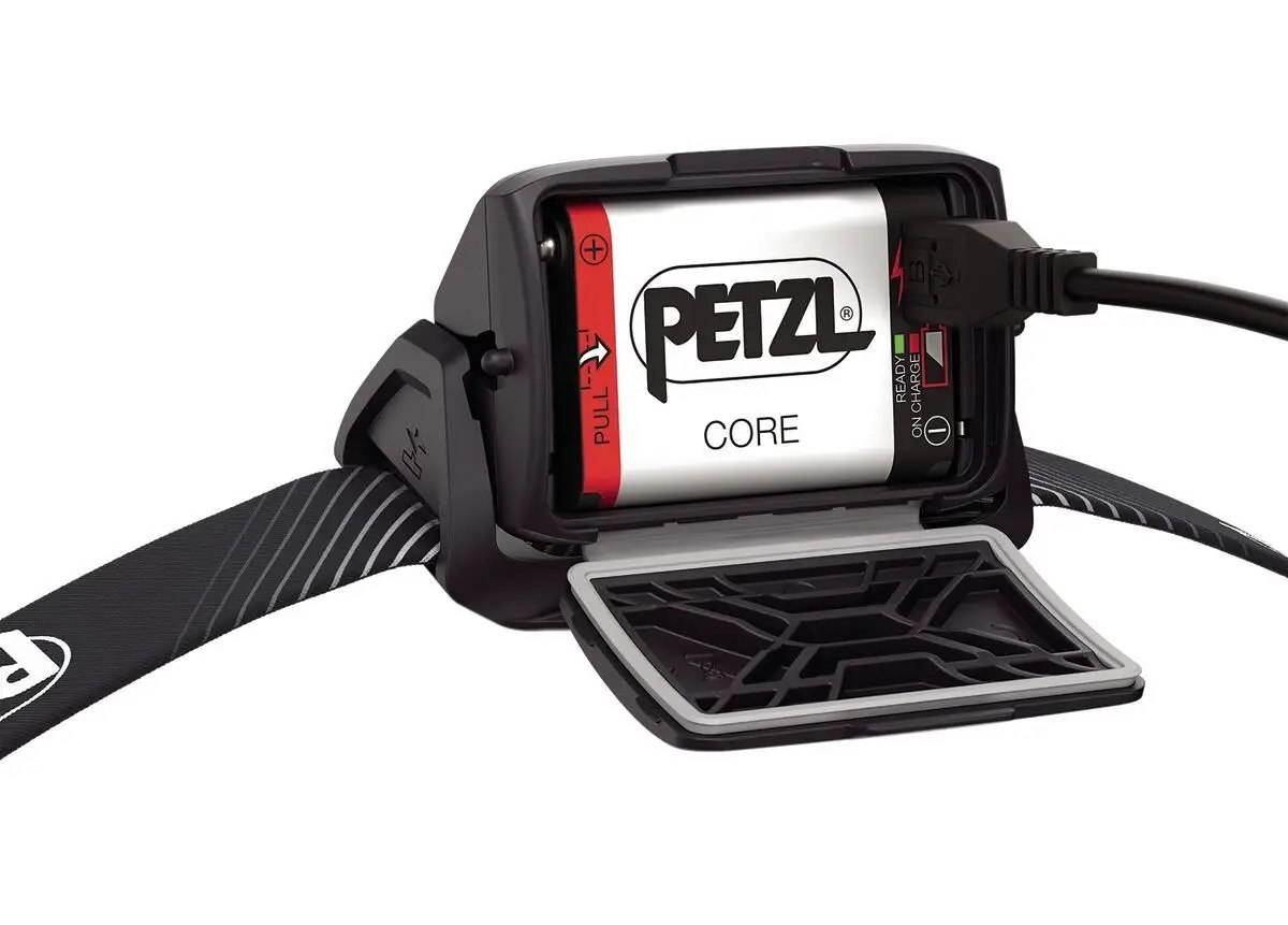 Petzl Actik Core 2022 černá